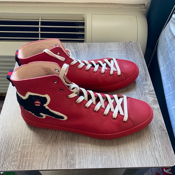 gucci panther sneakers